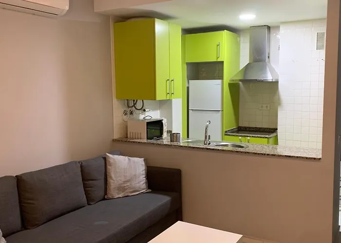 A 5 Minutos De La Playa De La Caleta Apartamento *